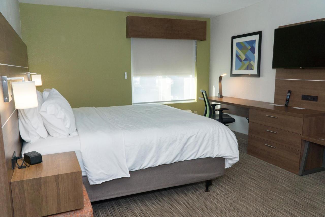 Holiday Inn Express Hotel & Suites Madison By Ihg Esterno foto
