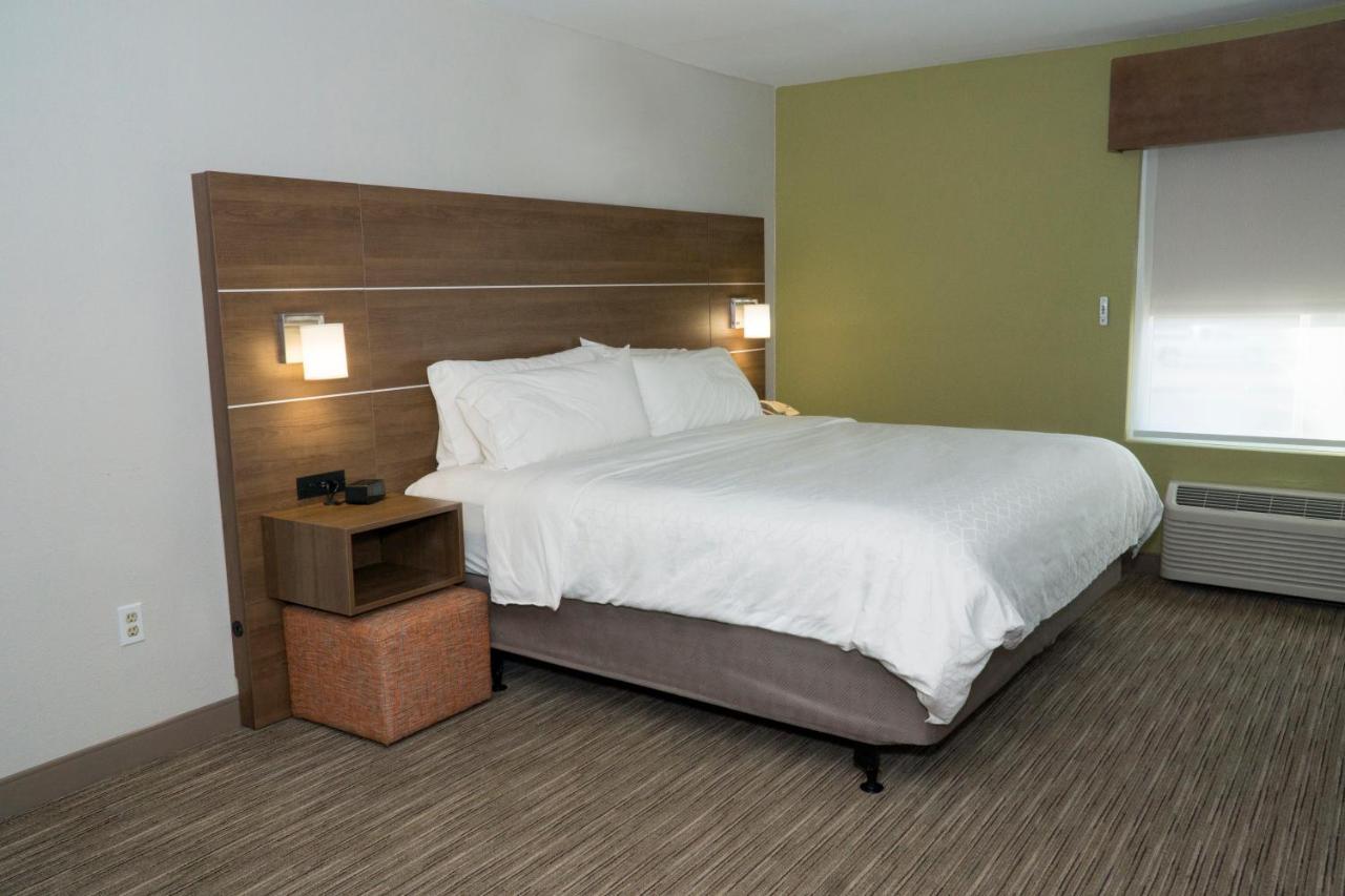 Holiday Inn Express Hotel & Suites Madison By Ihg Esterno foto