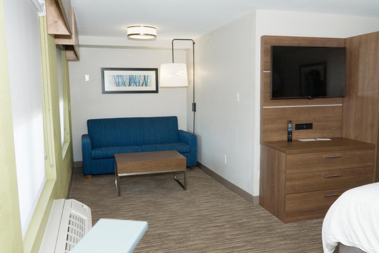 Holiday Inn Express Hotel & Suites Madison By Ihg Esterno foto