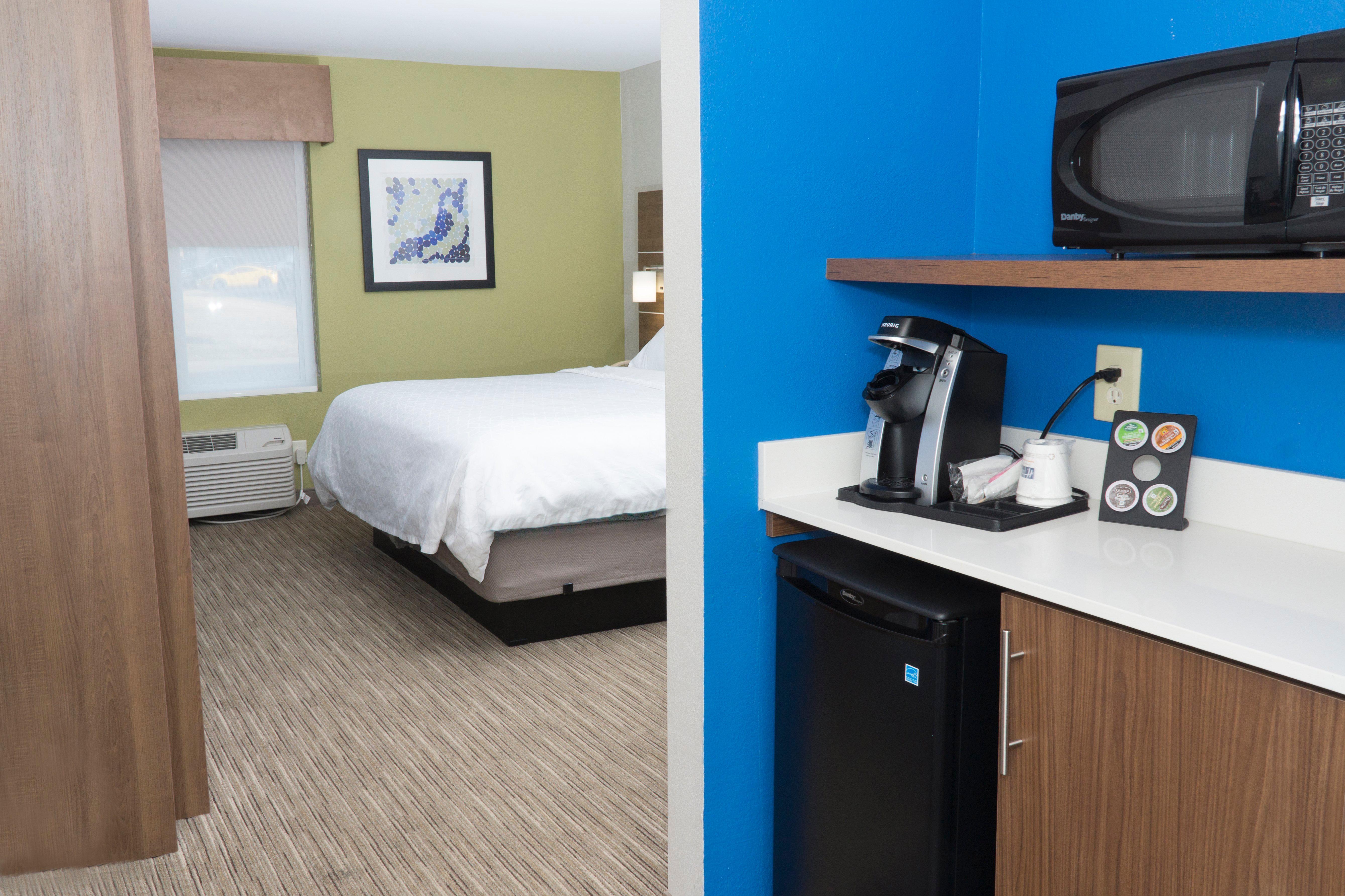 Holiday Inn Express Hotel & Suites Madison By Ihg Esterno foto