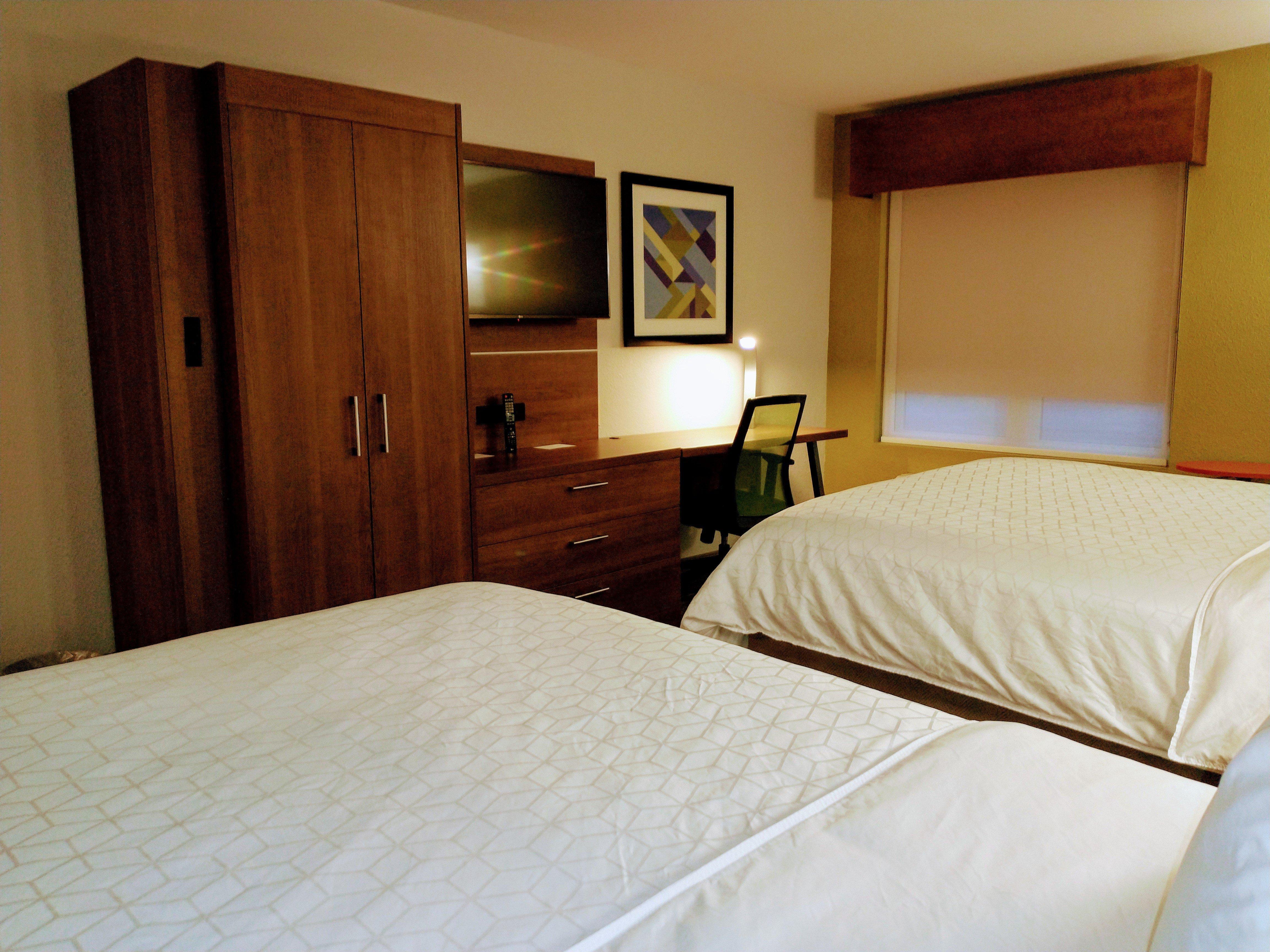 Holiday Inn Express Hotel & Suites Madison By Ihg Esterno foto