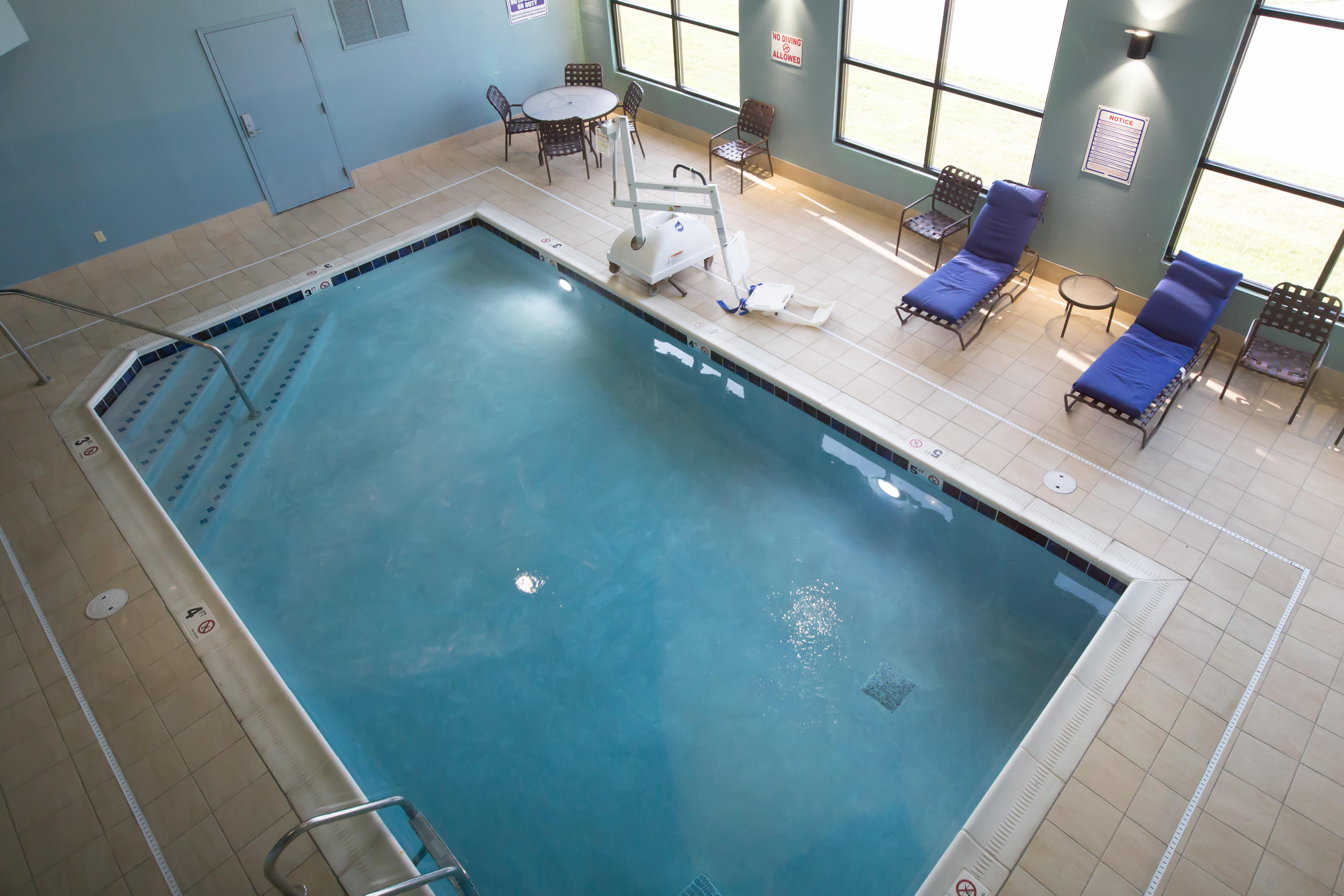 Holiday Inn Express Hotel & Suites Madison By Ihg Esterno foto