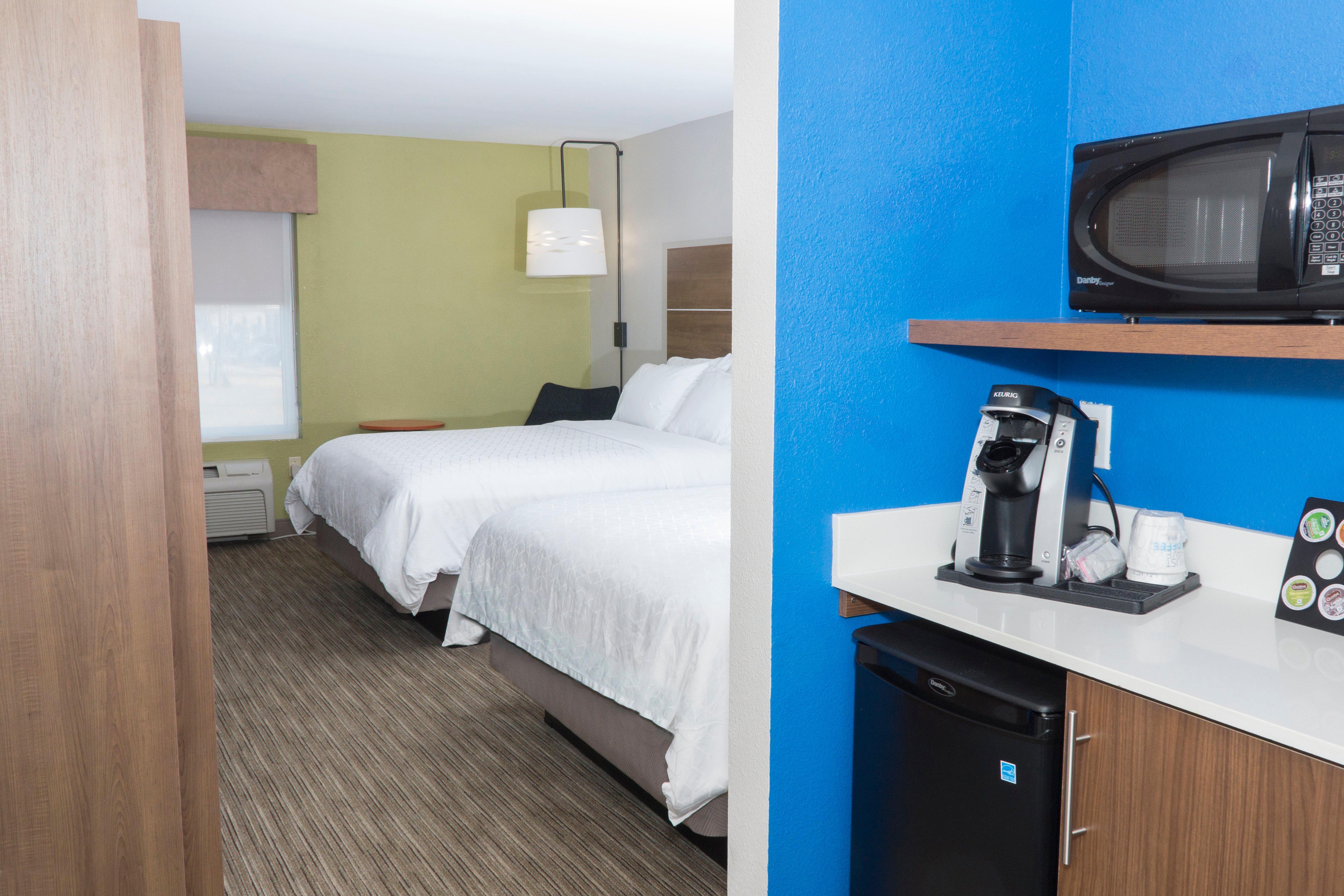 Holiday Inn Express Hotel & Suites Madison By Ihg Esterno foto