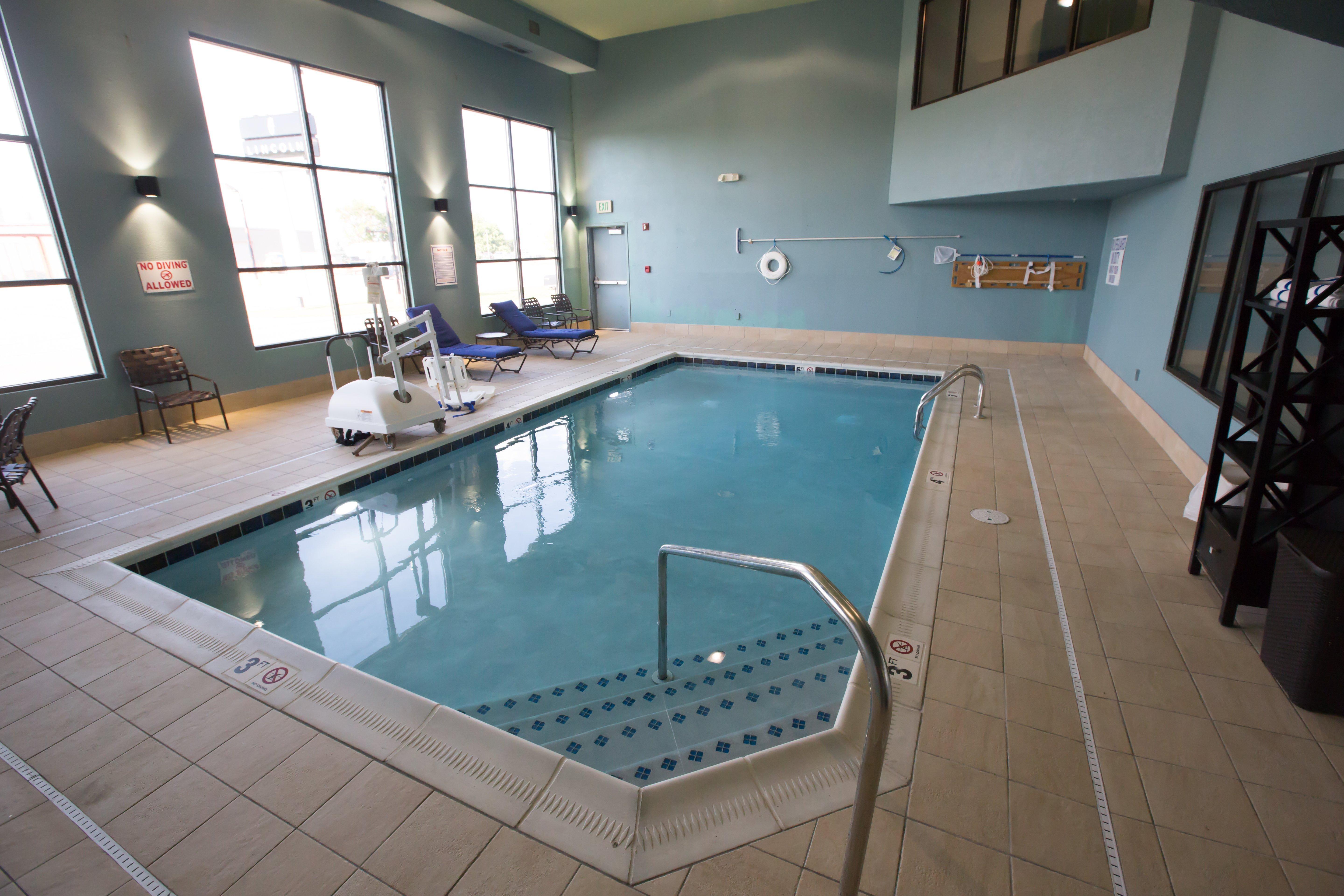 Holiday Inn Express Hotel & Suites Madison By Ihg Esterno foto