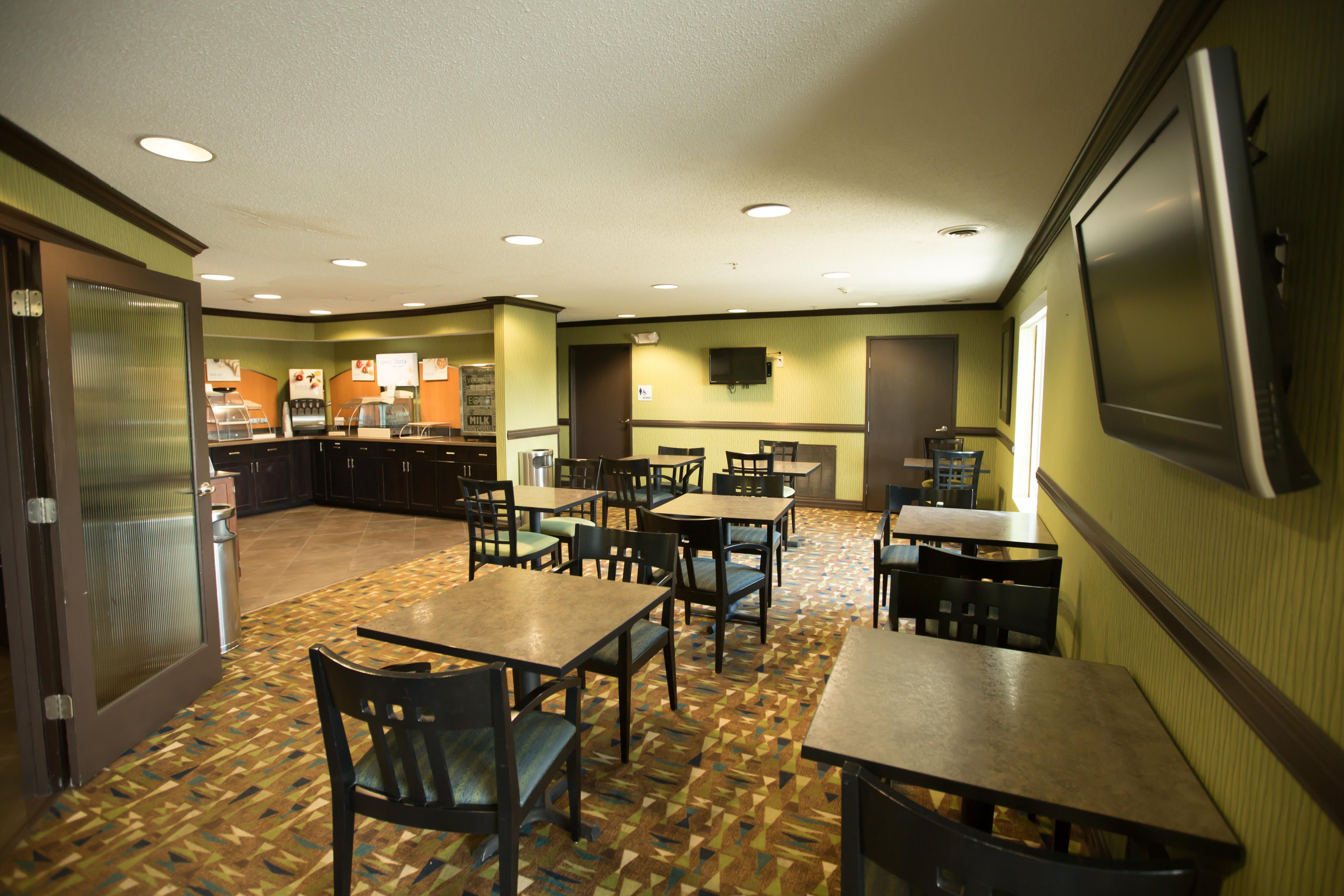 Holiday Inn Express Hotel & Suites Madison By Ihg Esterno foto