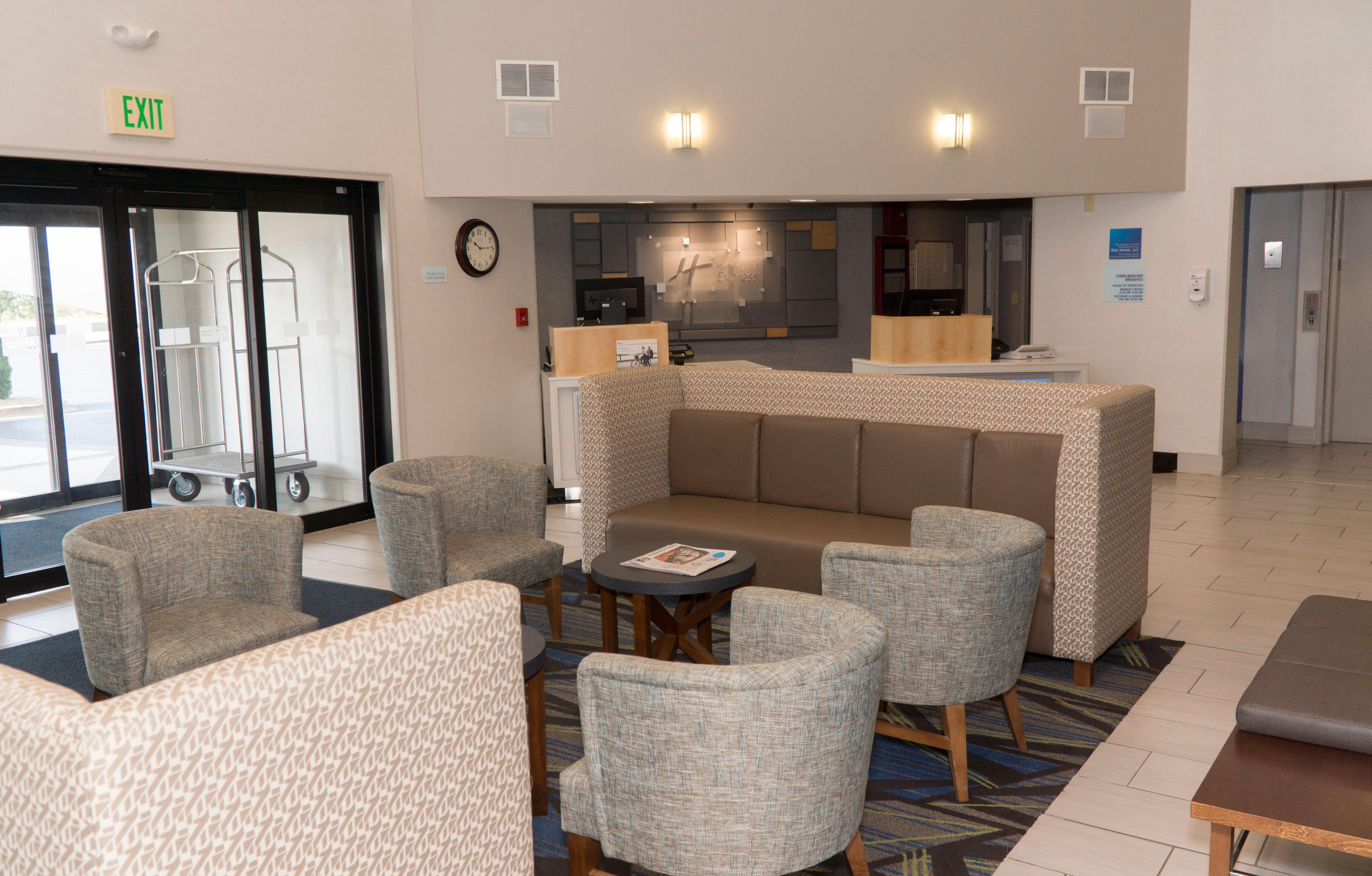 Holiday Inn Express Hotel & Suites Madison By Ihg Esterno foto