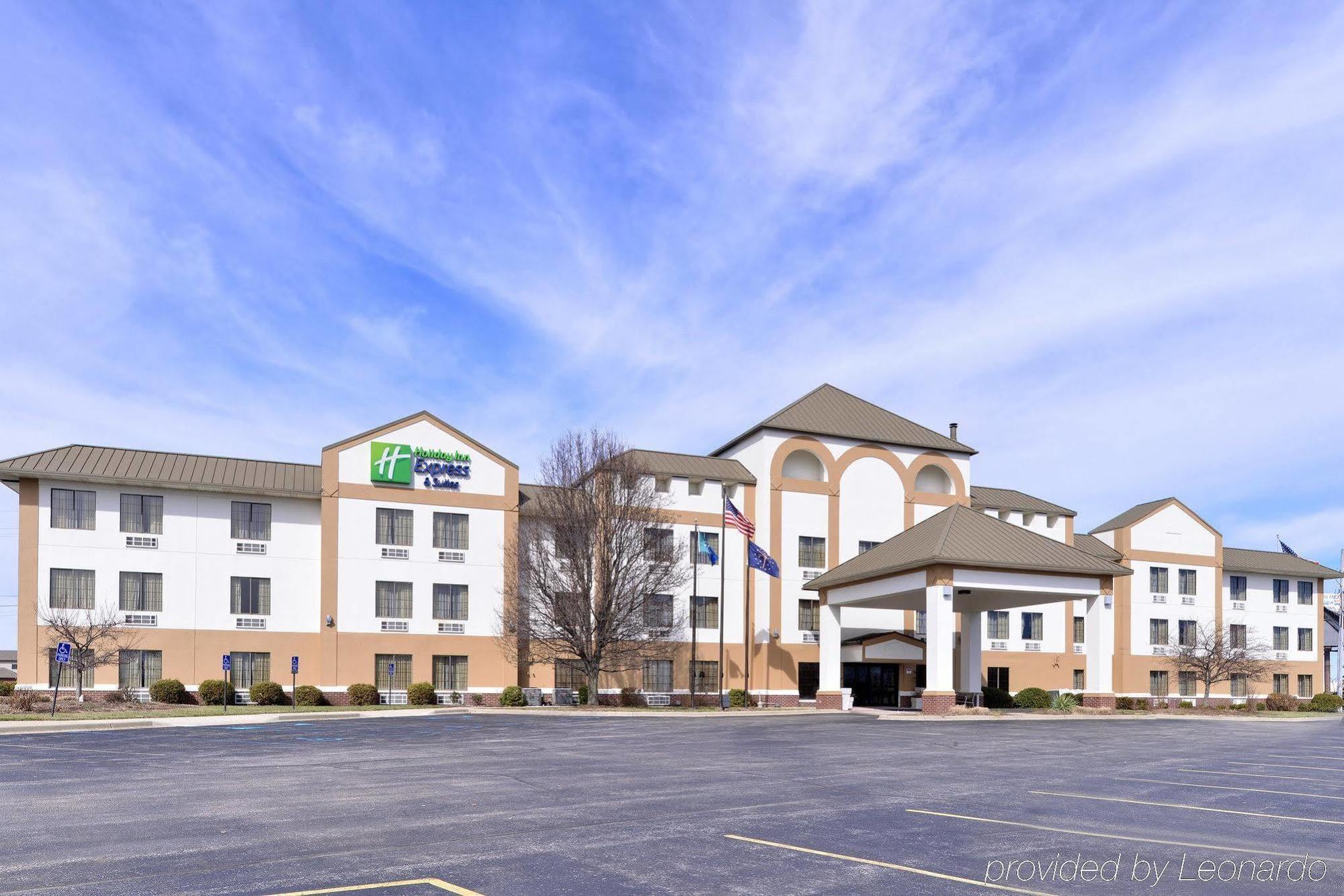 Holiday Inn Express Hotel & Suites Madison By Ihg Esterno foto