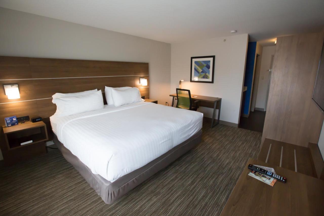 Holiday Inn Express Hotel & Suites Madison By Ihg Esterno foto
